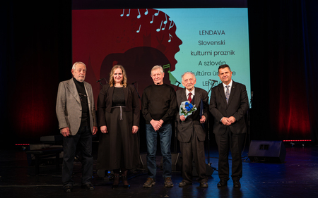 Prejemniki priznanj ob letošnjem slovenskem kulturnem prazniku. Foto: Timi Farkaš
