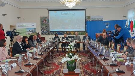 Mednarodni znanstveni simpozij v Mestni hiši