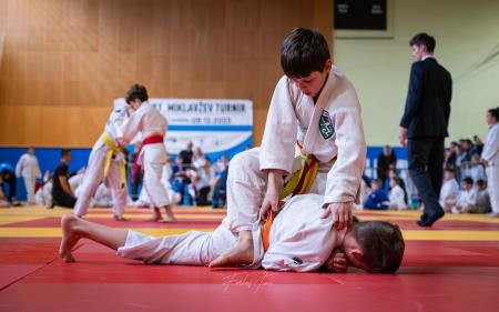 Mladi judoisti na Miklavževem turnirju v Lendavi. Foto: Judo klub Lendava