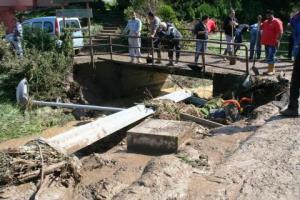 Poplave in narasle vode