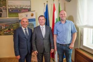 Strokovni posvet in koncert na letnem odru