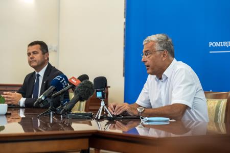 53f2d5c5929ff1c4045f4ba78129b8b8