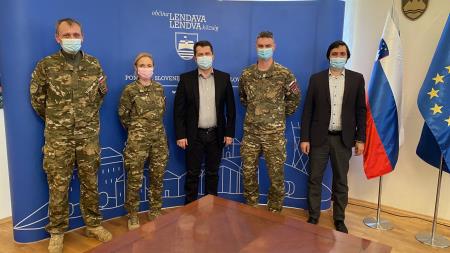 IMG-156ee50a602315871e55ff733a2219ae-V