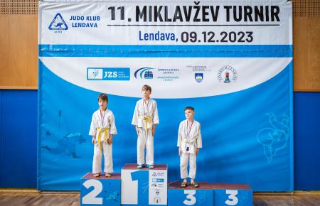 409520136_915154093378656_7805811165180782001_n