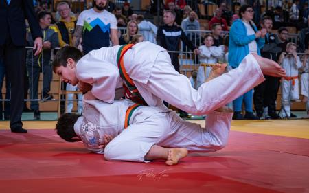 409547343_915152680045464_1032554873203352679_n