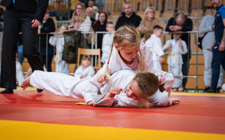 409626265_915153876712011_8875615357416369259_n