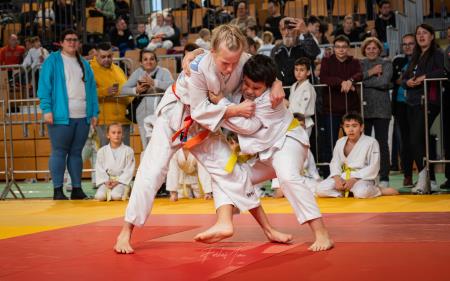 409894843_915152926712106_404327505827946340_n